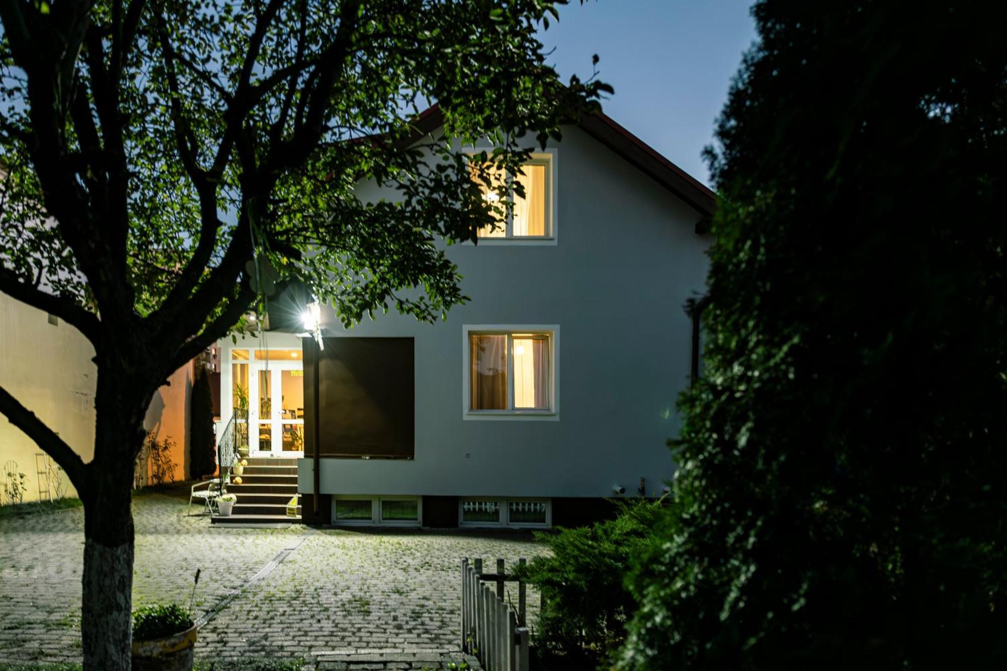 Pension Gallery Brasov Exterior photo